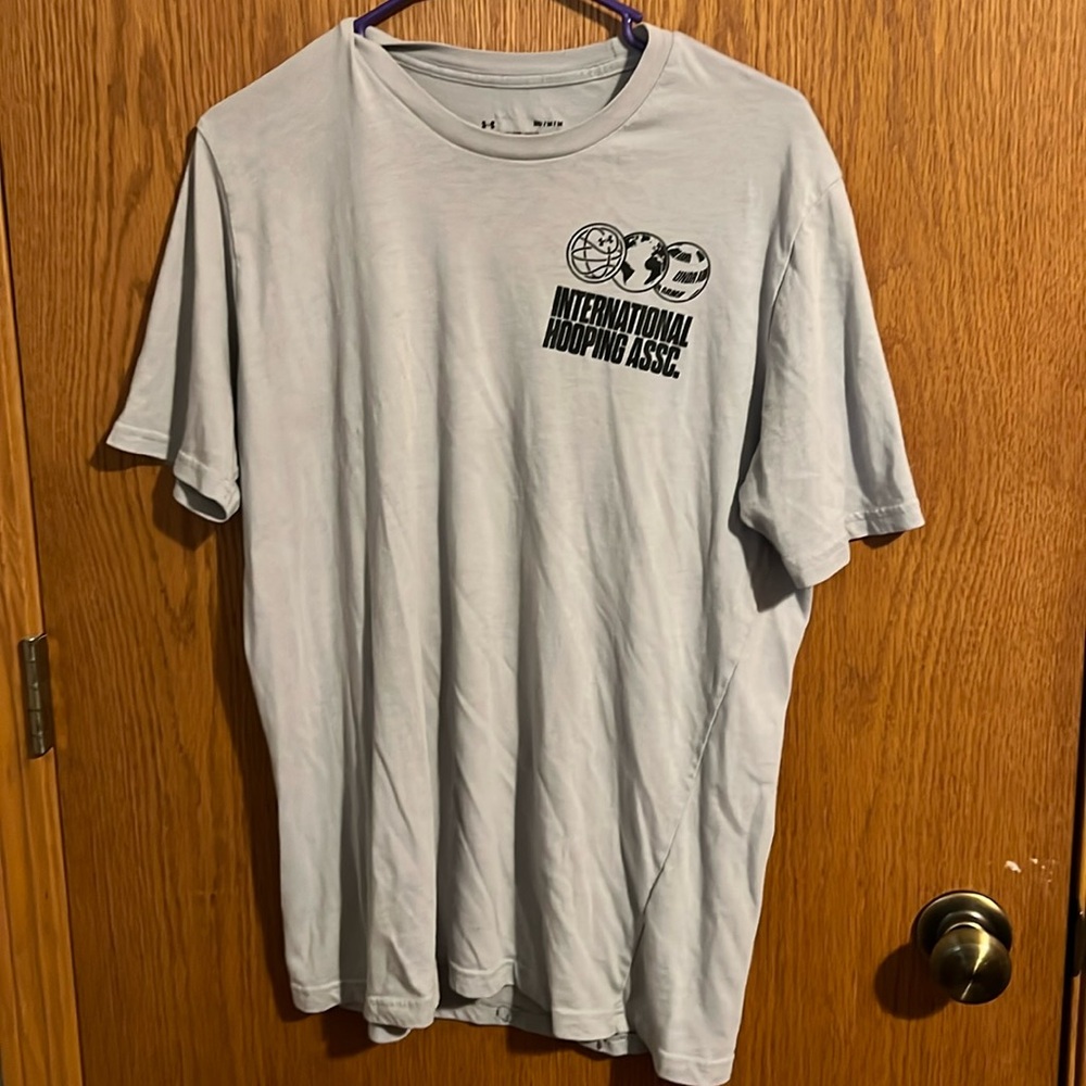 Men's under Armor Tshirt medium